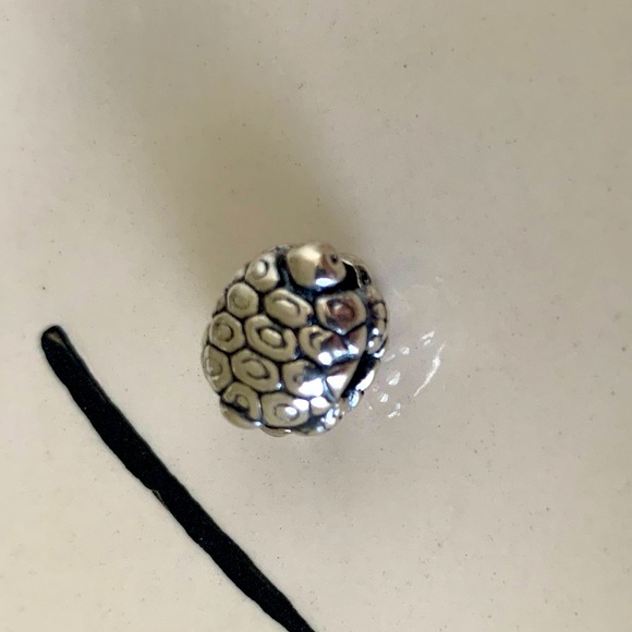 Authentic retired Trollbeads turtles bead. - Picture 2 of 4